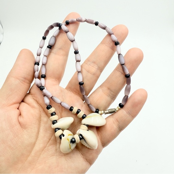 Vintage 80s Cat’s Eye Beads Cowrie Shell Necklace - Picture 5 of 10